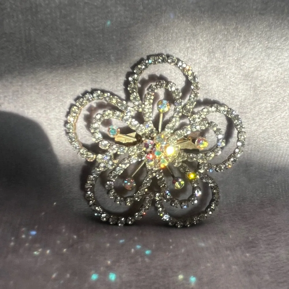 Vtg 60s 70s Aurora Borealis Clear Rhinestone Flower Brooch Pin Silver Jewelry